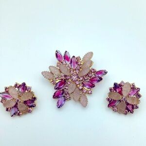 Vintage Dog  Tooth  Brooch Set in Pink and Purple